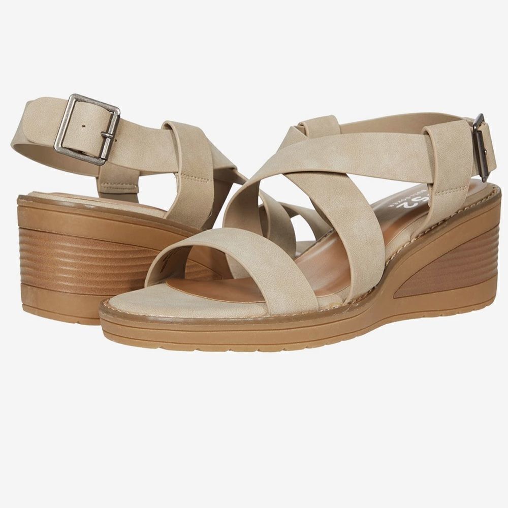 B-52 by Bullboxer
Ivvy buckle sandal